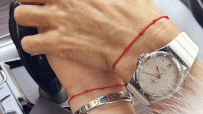 Csomózott karkötő