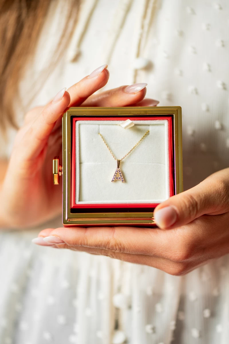 Egyedi Cirkónia Köves Betű Sárga Arany 14K Nyaklánc